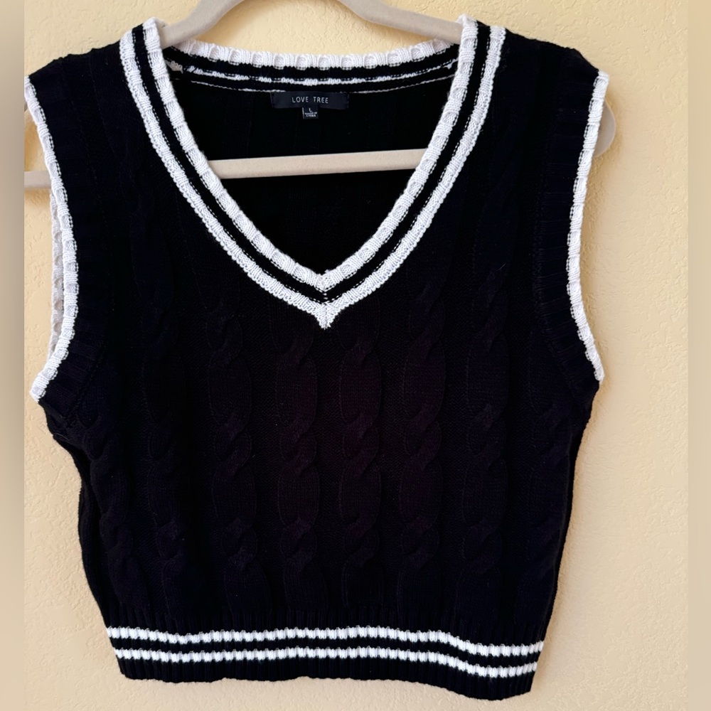 Love Tree Nordstrom Rack Black & White Knit Vest Size Large NWOT